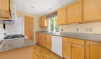 133 Bridgetown Rd, Narragansett, RI 02882