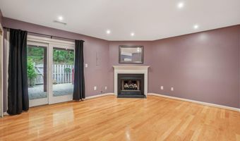 1253 QUAKER HILL Dr, Alexandria, VA 22314