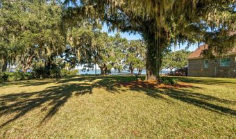 210 Old Plantation Dr W, Beaufort, SC 29907