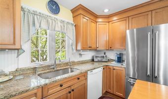146 Bay View Ave, Bristol, RI 02809