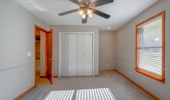 112 River Oaks Dr, Bainbridge, GA 39819