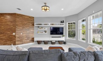 526 ISLEBAY Dr, Apollo Beach, FL 33572