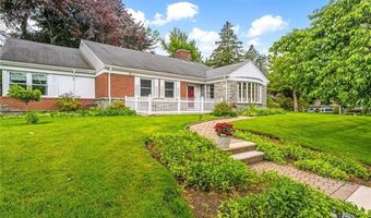 133 Tupelo Hill Dr, Cranston, RI 02920