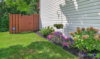 5155 BALLYCASTLE Cir, Alexandria, VA 22315