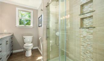 33 Wilbur Rd, Lincoln, RI 02865