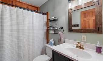 46 Log Cabin Dr, Cambridge, VT 05465