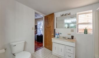 316 S 6th St, Chickasha, OK 73018
