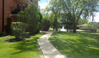 1127 S Old Wilke Rd 101, Arlington Heights, IL 60005