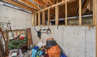 4001 Whitehall Ln, Algonquin, IL 60102
