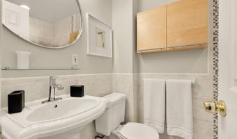 1231 FRANKLIN St NE, Washington, DC 20017