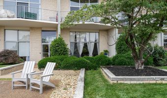 1200 N NASH St 232, Arlington, VA 22209
