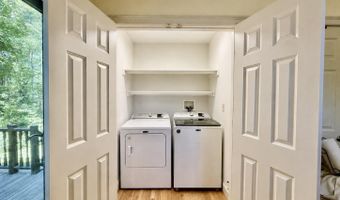 40 Lakewood Dr, Alton, NH 03810