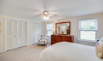 240 Bragg's Ln, Barnstable, MA 02630