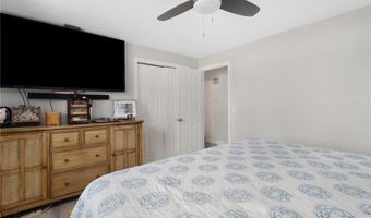 5 Versailles St, Cranston, RI 02920