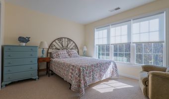 12 Oak Meadows Dr 12, Brookfield, CT 06804
