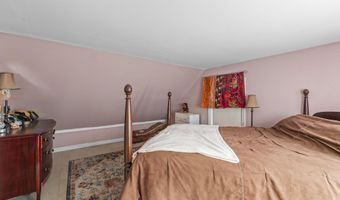 81 Richardson St, Bath, ME 04530