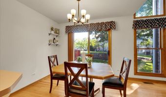 446 S Wenbriar Sq, Addison, IL 60101