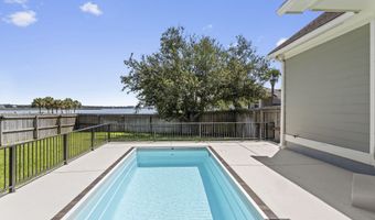 2004 Claudette Ct, Biloxi, MS 39531