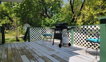 60 Summit St, Baileyville, ME 04694