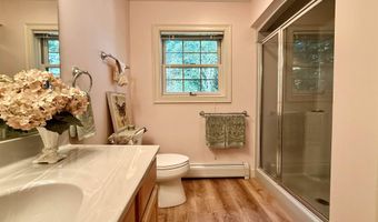 40 Lakewood Dr, Alton, NH 03810