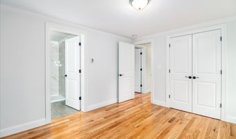 27 Long Meadow Ln, Bethel, CT 06801