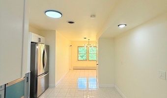 833 W Heritage Dr 1, Addison, IL 60101