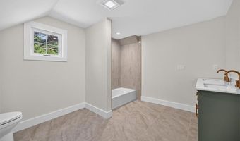 61 Applegate Rd, Cranston, RI 02920