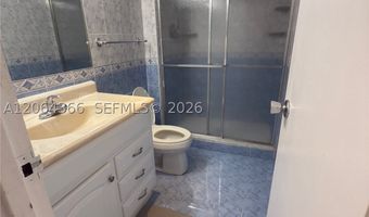 3675 N Country Club Dr 109, Aventura, FL 33180