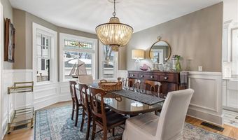 21 Bedlow Ave, Newport, RI 02840