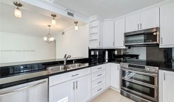 3552 Magellan Cir 122, Aventura, FL 33180