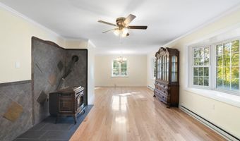 85 Stockwell Dr, Brattleboro, VT 05301