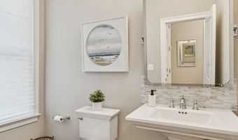 2354 N QUEBEC St, Arlington, VA 22207