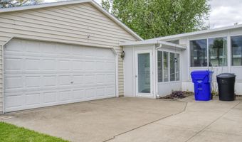921 W WEILAND Ave, Appleton, WI 54914