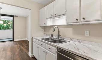 6101 EDSALL Rd 312, Alexandria, VA 22304
