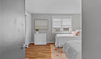 17 Warren Ave 17, Middletown, RI 02842