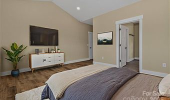 15 Woodchuck Cv, Alexander, NC 28701