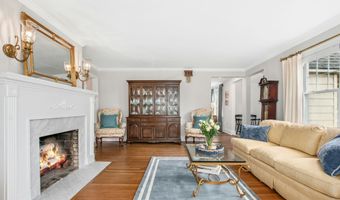 15 Devonshire Dr, Darien, CT 06820