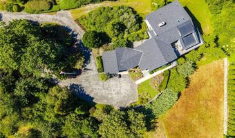 36 Newport St, Jamestown, RI 02835