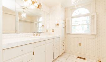 1233 Rawson Dr, Albany, GA 31701