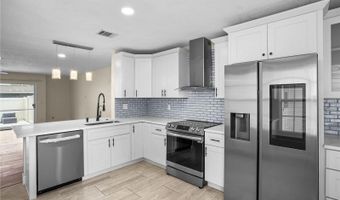 2823 BOULDER FALLS Ct, Apopka, FL 32703