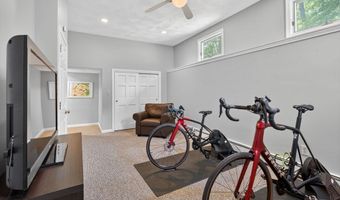 28 Algonquin Ave, Andover, MA 01810
