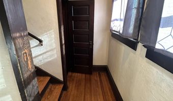 11 5th Ave W, Albia, IA 52531