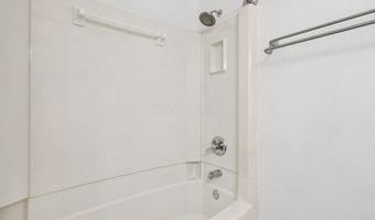 3861 Orange Blossom Ln, Columbus, OH 43230