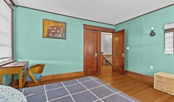 32 Thurston Ave A, Newport, RI 02840