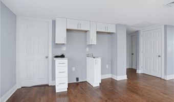 188 Greene Ln, Middletown, RI 02842