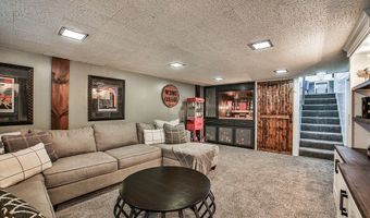 715 Edgewater Dr, Amherst, NY 14228