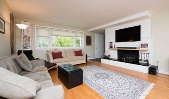 6789 LITTLE FALLS Rd, Arlington, VA 22213