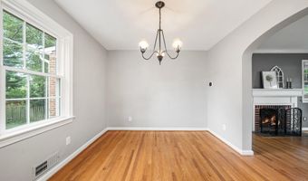 6145 12TH St N, Arlington, VA 22205