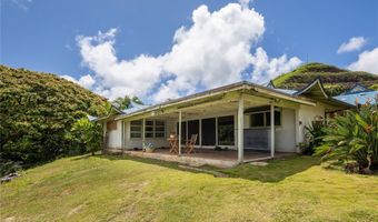 44-275 Kaneohe Bay Dr, Kailua, HI 96734