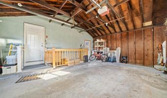 91 Weeden Ave, East Providence, RI 02916